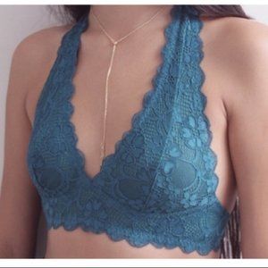 29. 🆕️ Free People Galloon Lace Halter